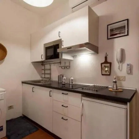 Apartment Lovely Flat In Duomo Mailand
