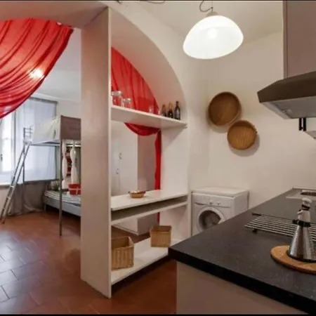 Lovely Flat In Duomo Apartment